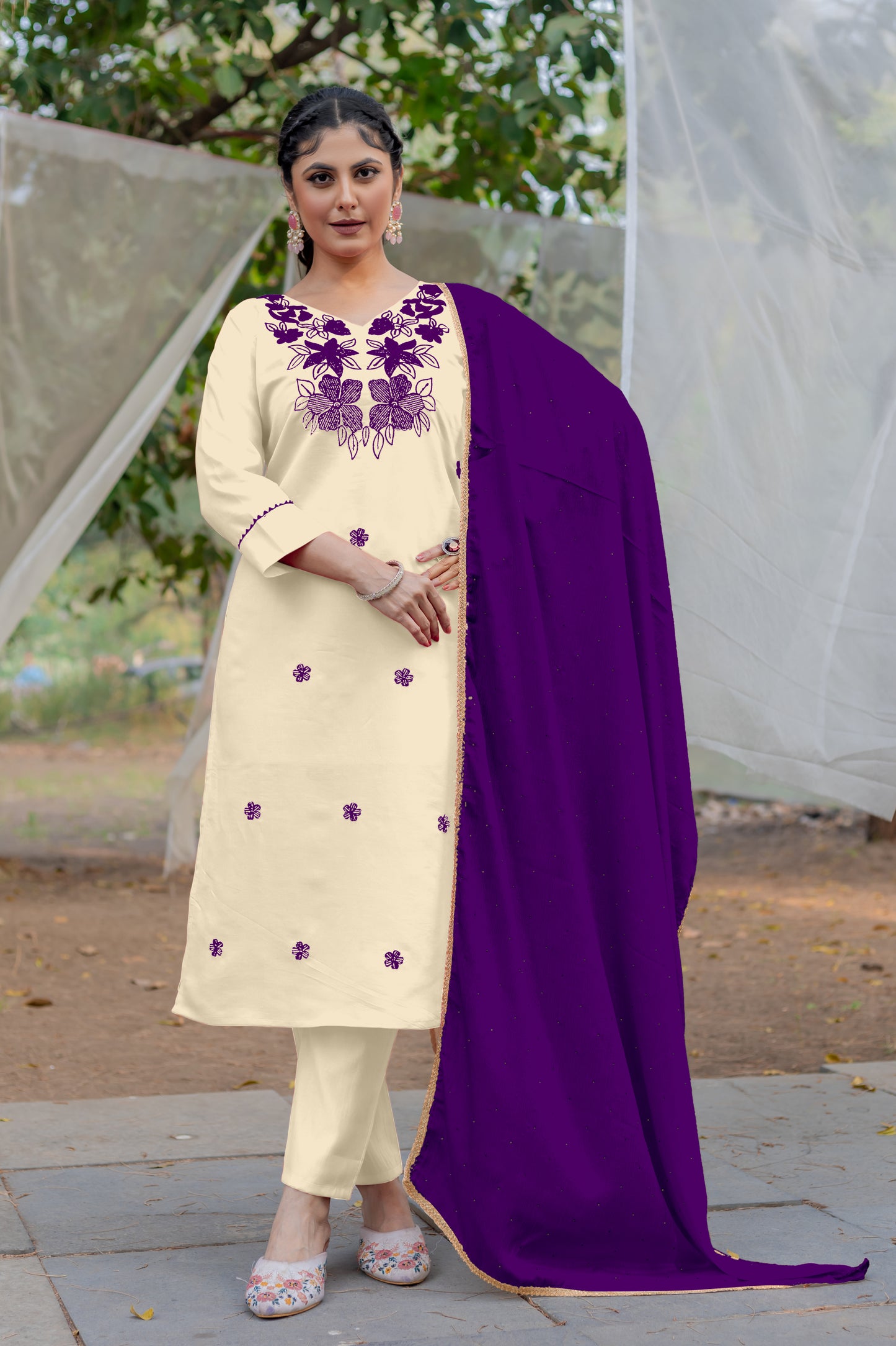 Women Ethnic Motifs Embroidered Regular Silk Kurta Pant With Dupatta