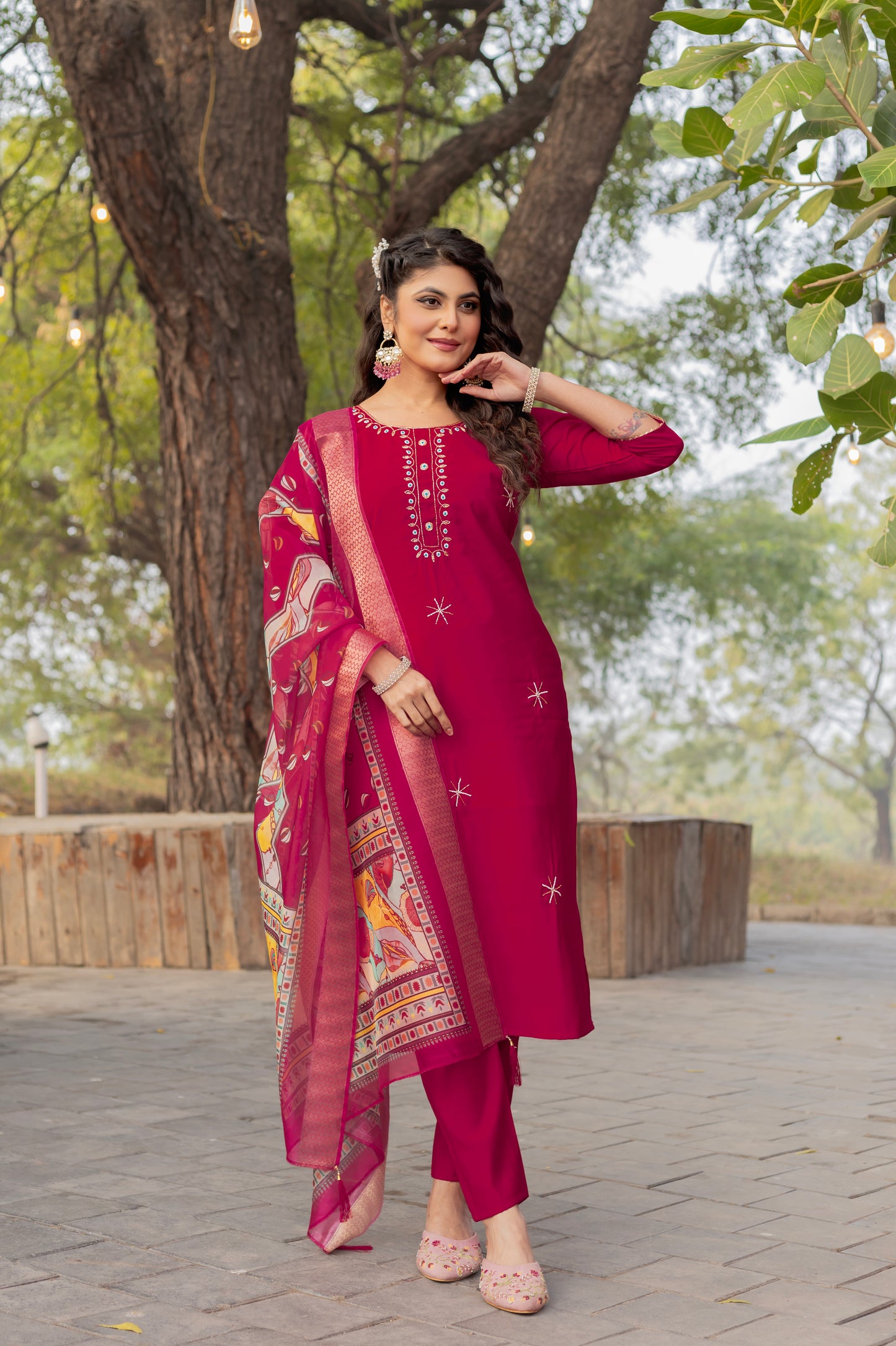 Women Ethnic Motifs Embroidered Regular Kurta Pant With Dupatta