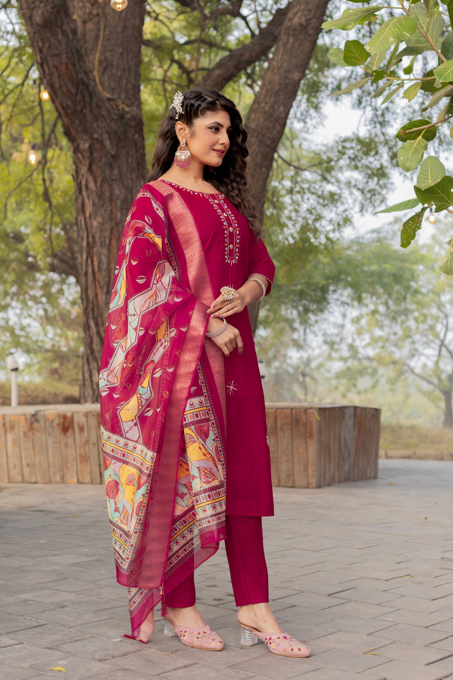 Women Ethnic Motifs Embroidered Regular Kurta Pant With Dupatta