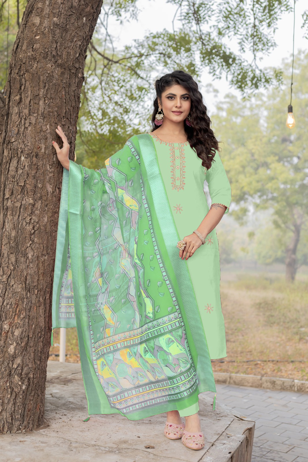 Women Ethnic Motifs Embroidered Regular Kurta Pant With Dupatta