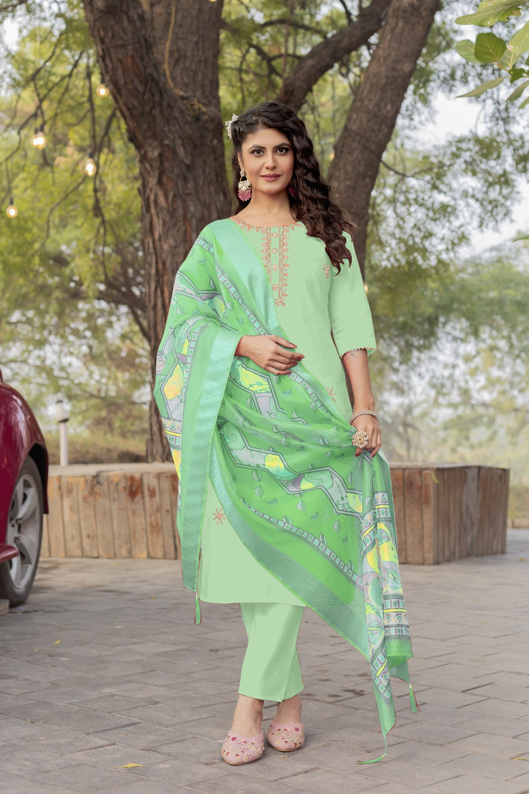 Women Ethnic Motifs Embroidered Regular Kurta Pant With Dupatta