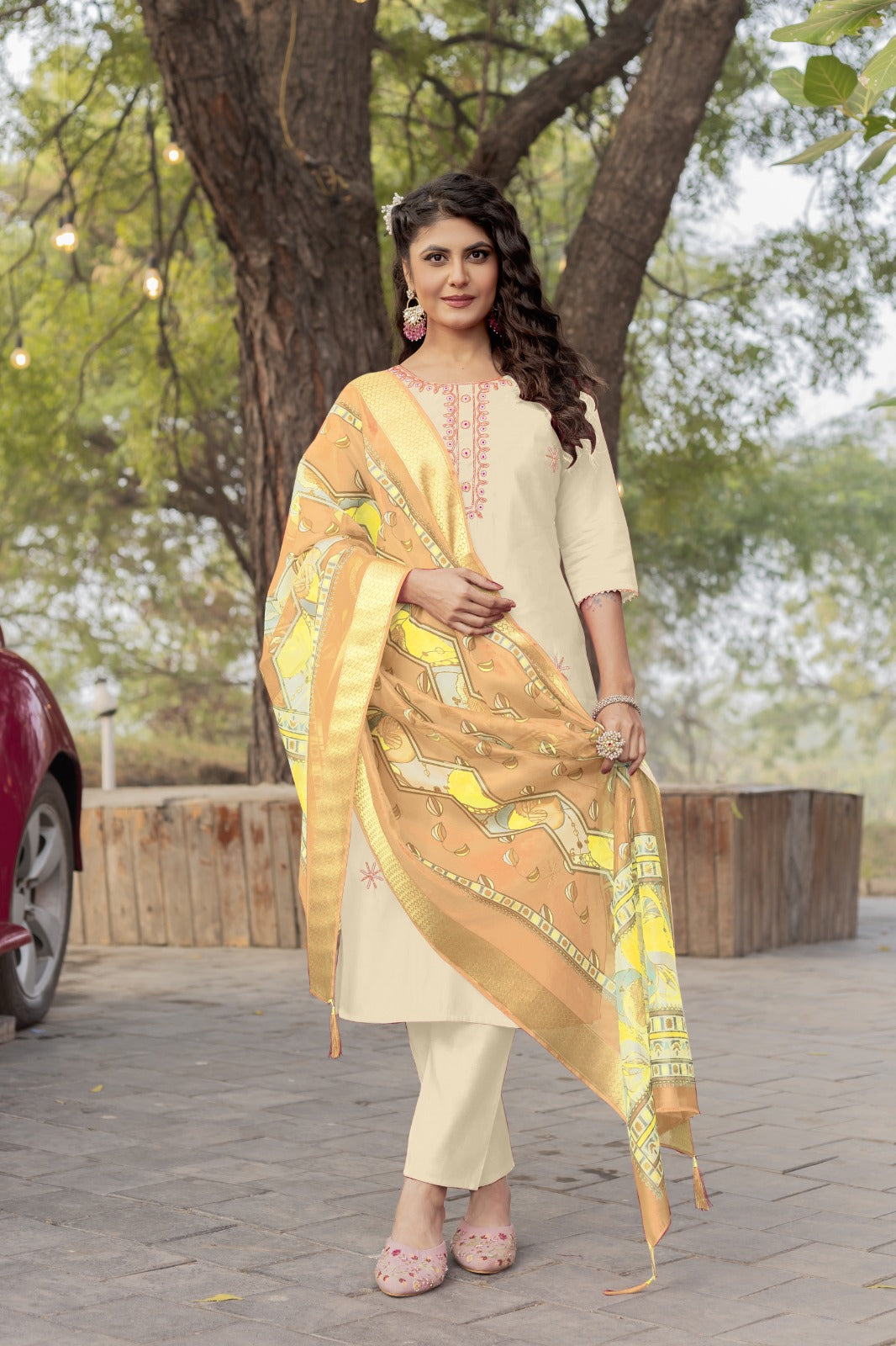 Women Ethnic Motifs Embroidered Regular Kurta Pant With Dupatta