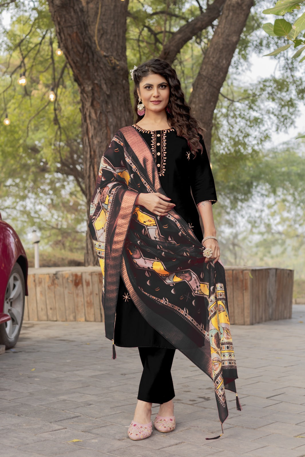 Women Ethnic Motifs Embroidered Regular Kurta Pant With Dupatta