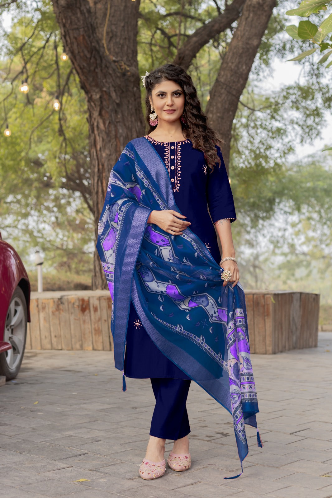 Women Ethnic Motifs Embroidered Regular Kurta Pant With Dupatta