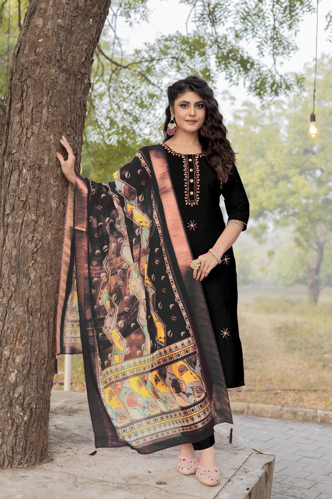 Women Ethnic Motifs Embroidered Regular Kurta Pant With Dupatta